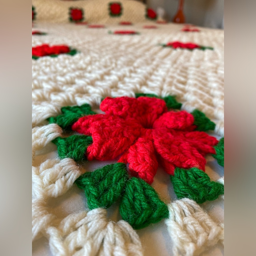 Christmas Poinsettia Crochet Granny Square Afghan Blanket Red, Green, Ivory King - Picture 8 of 14